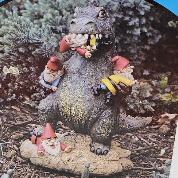 New garden gnome - the massacre 9 in tall new in box dinosaur eating gnomes - Picture 2 of 10